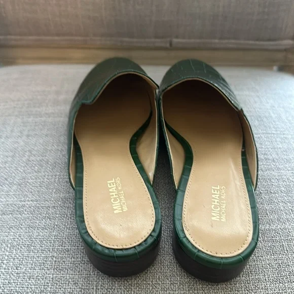 NEW Michael by Micheal Kors Faux croc mules / flats / green / 7.5M - Picture 5 of 9
